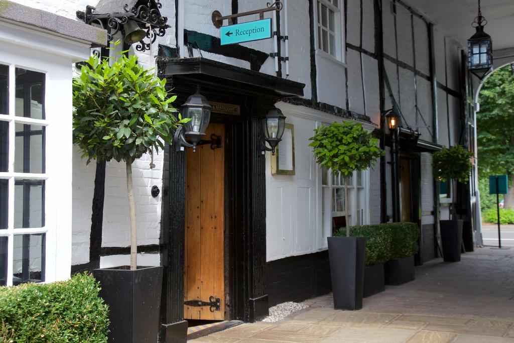 The Talbot Inn Уокинг Экстерьер фото
