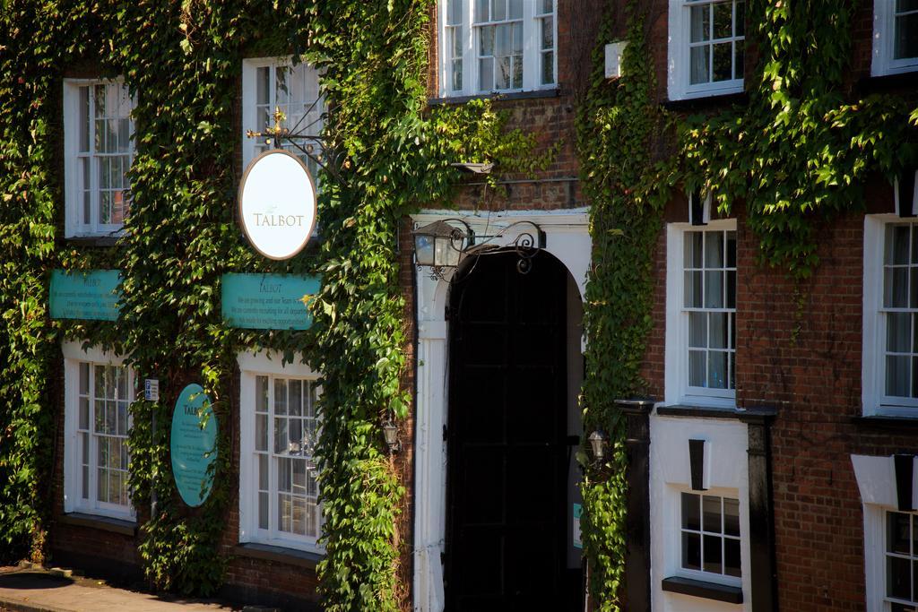 The Talbot Inn Уокинг Экстерьер фото