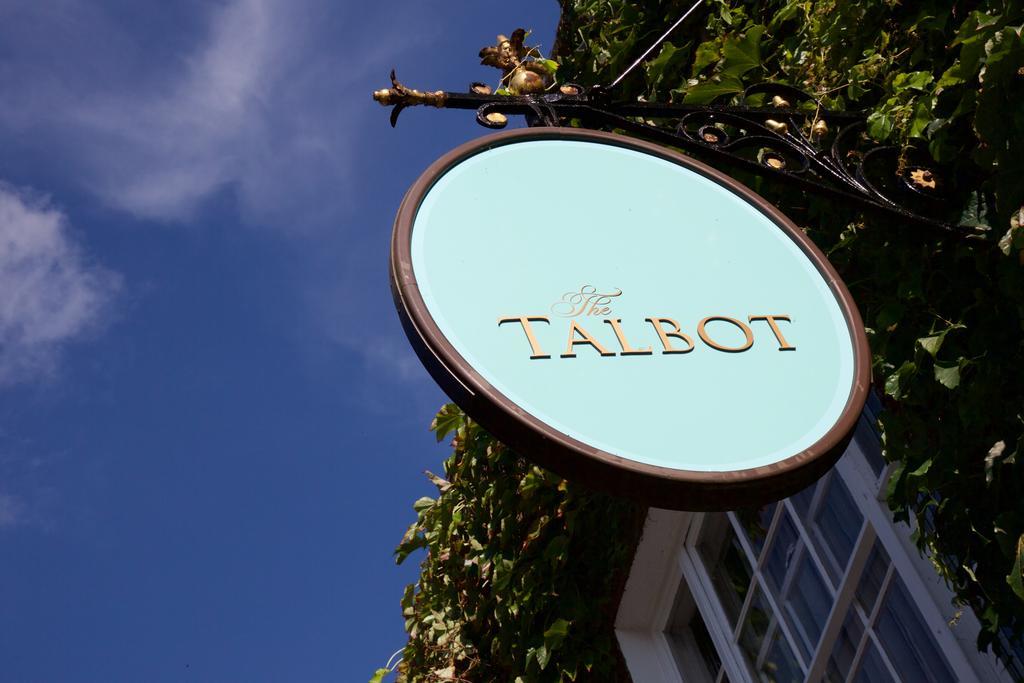 The Talbot Inn Уокинг Экстерьер фото